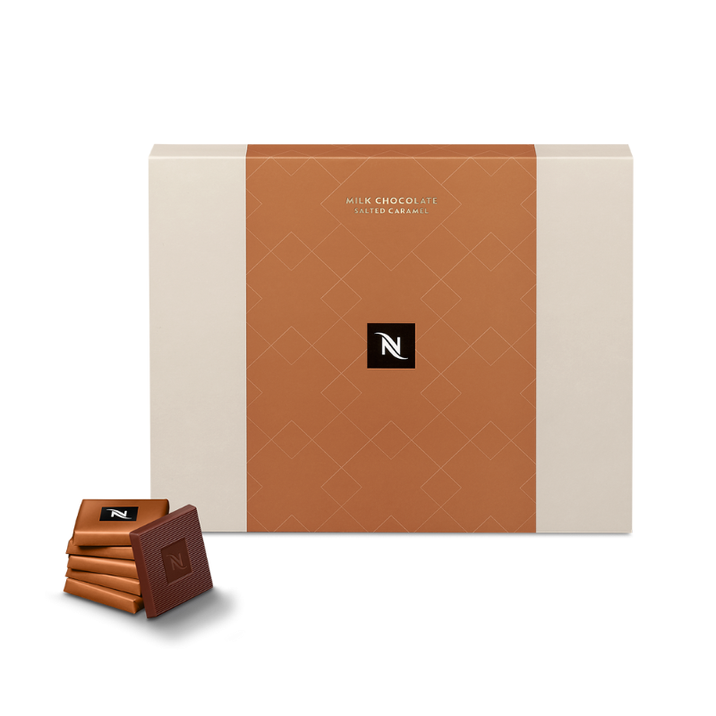 Piena šokolādes kvadrātiņi ar sālītas karameles gabaliņiem